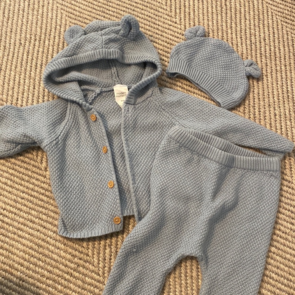 Baby sweater set